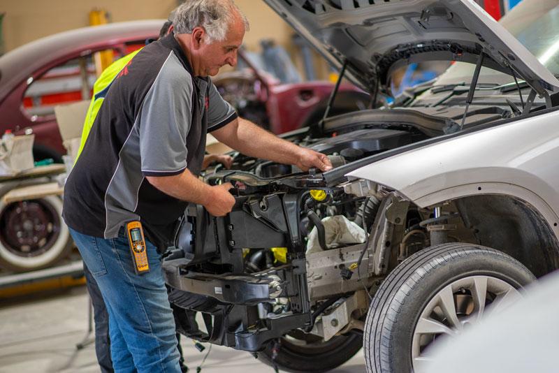 Advanced Techniques and Equipment Ensure Precision in Smash Repair Services 