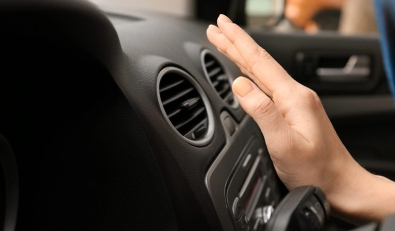 How Professionals Detect Restricted Airflow in Car AC Systems